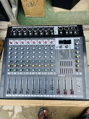 Yamaha 8 Channels Powered Mixer