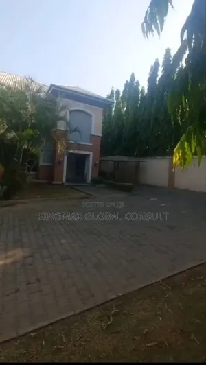4bdrm Duplex in Maitama Abuja for sale