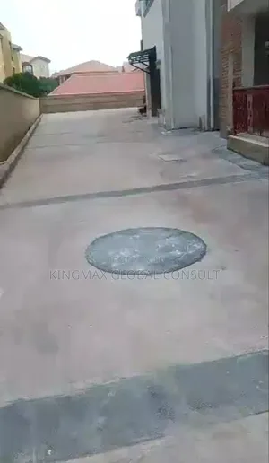 3bdrm Apartment in Utako Abuja for rent