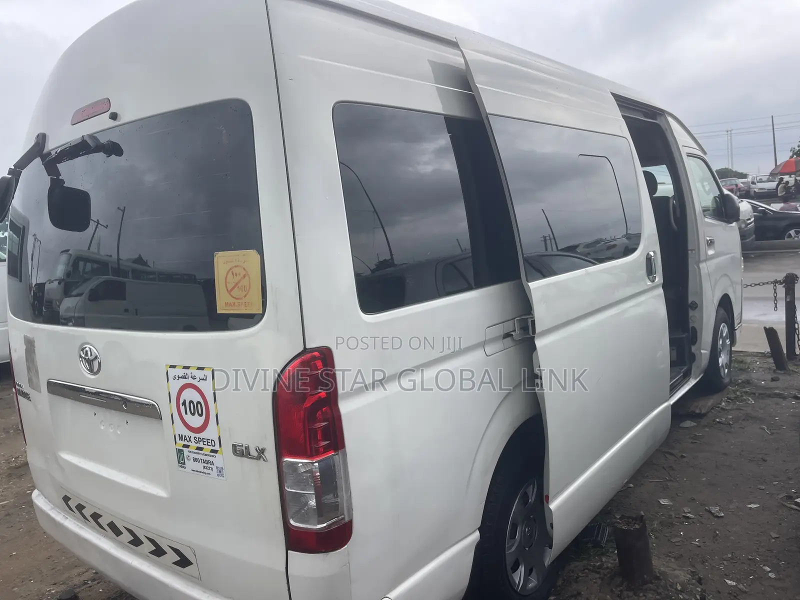 Toyota HiAce 2016 White