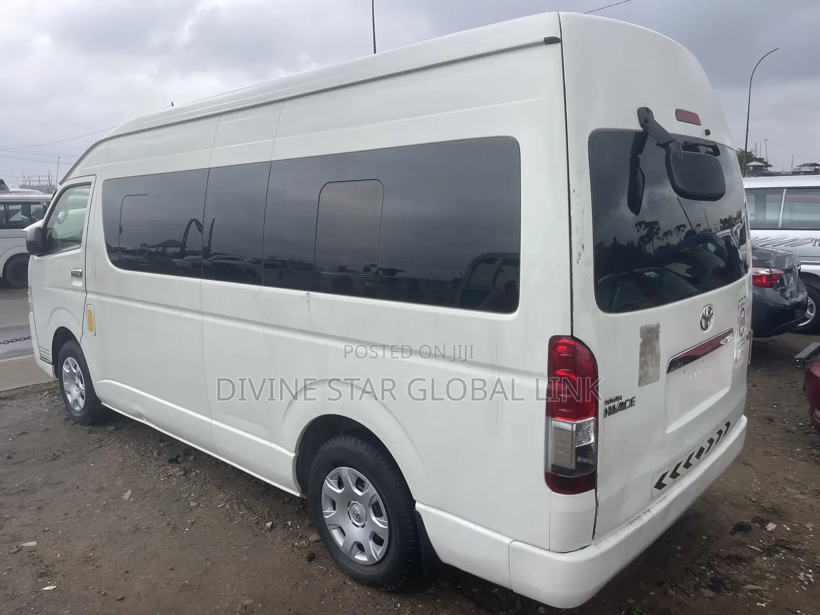 Toyota HiAce 2016 White