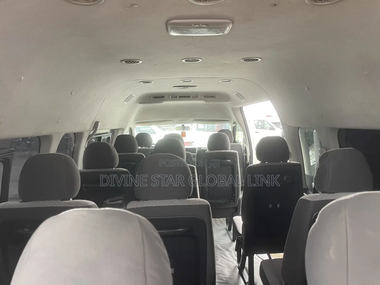 Toyota HiAce 2016 White