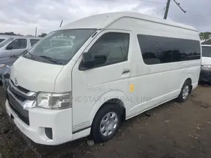 Toyota HiAce 2016 White