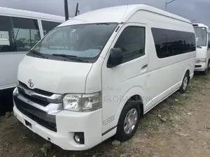 Toyota HiAce 2018 Silver