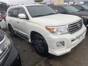 Toyota Land Cruiser 2016 White