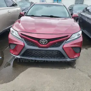 Toyota Camry XSE FWD (2.5L 4cyl 8AM) 2018 Red