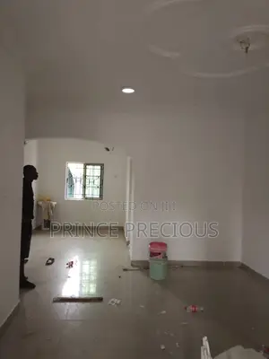 3bdrm Apartment in Ogombo Estate for rent