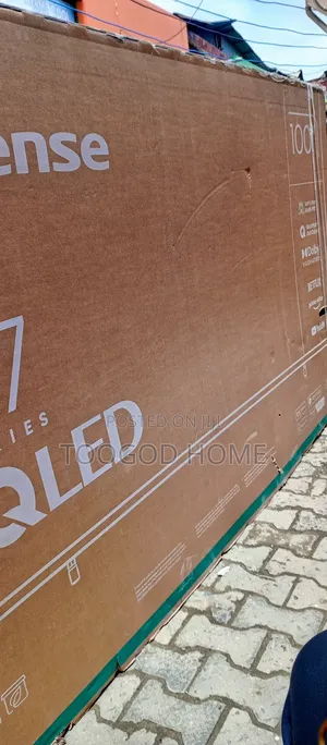 100inches Hisense Smart Tv