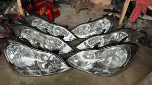 Set Headlamp Avensis Verso 2005