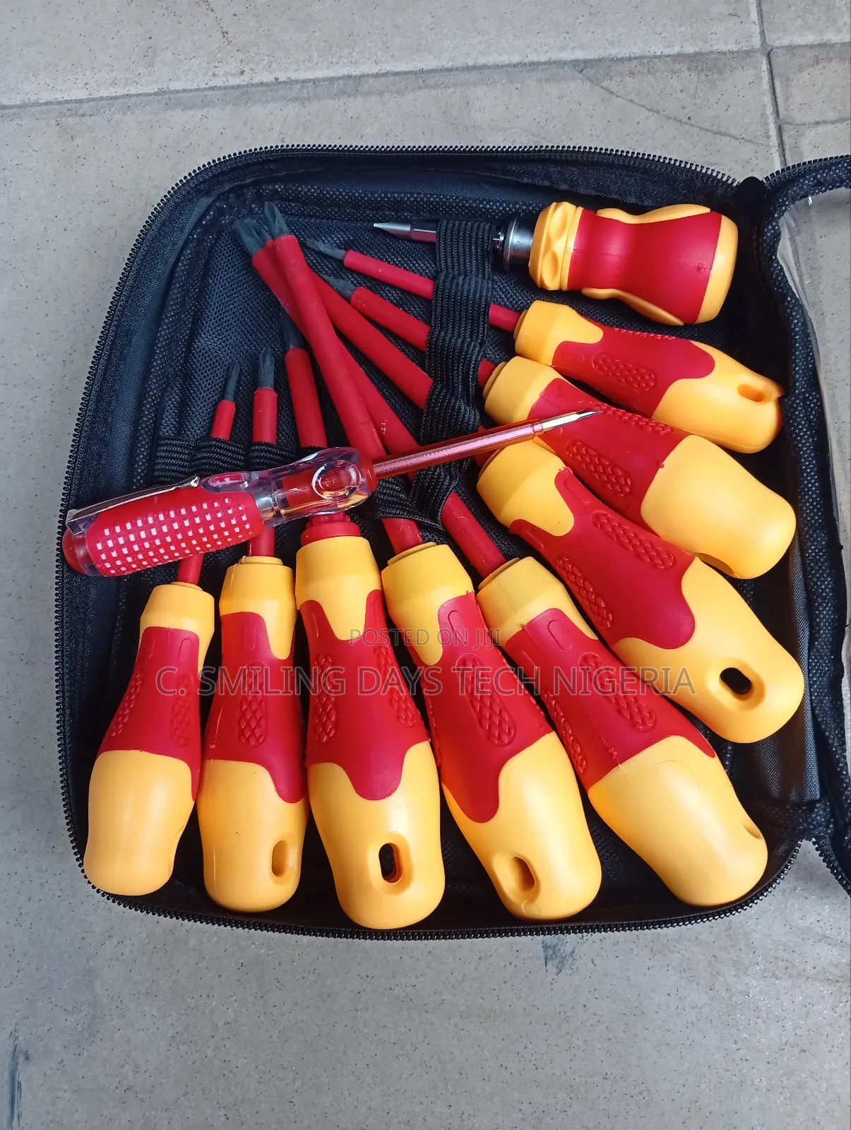 Multi Purpose Screwdriver