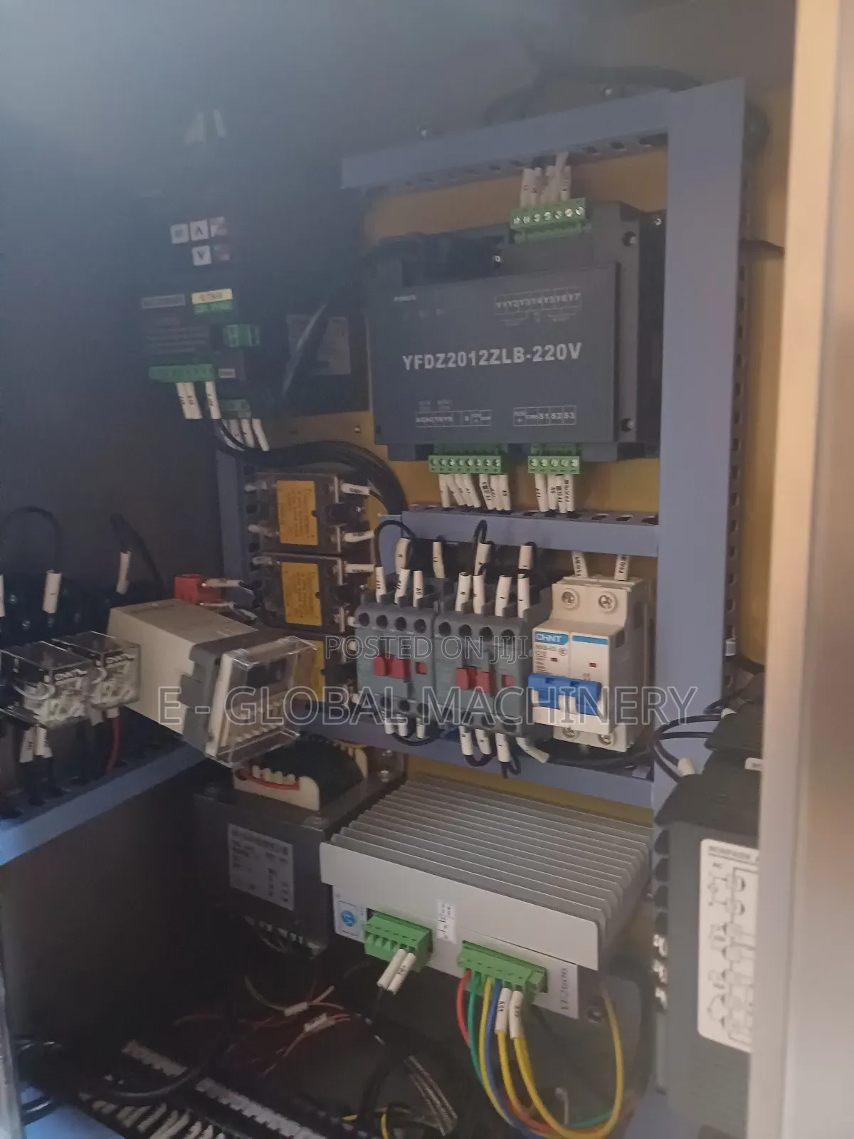 Auto Liquid and Paste Packaging Machine