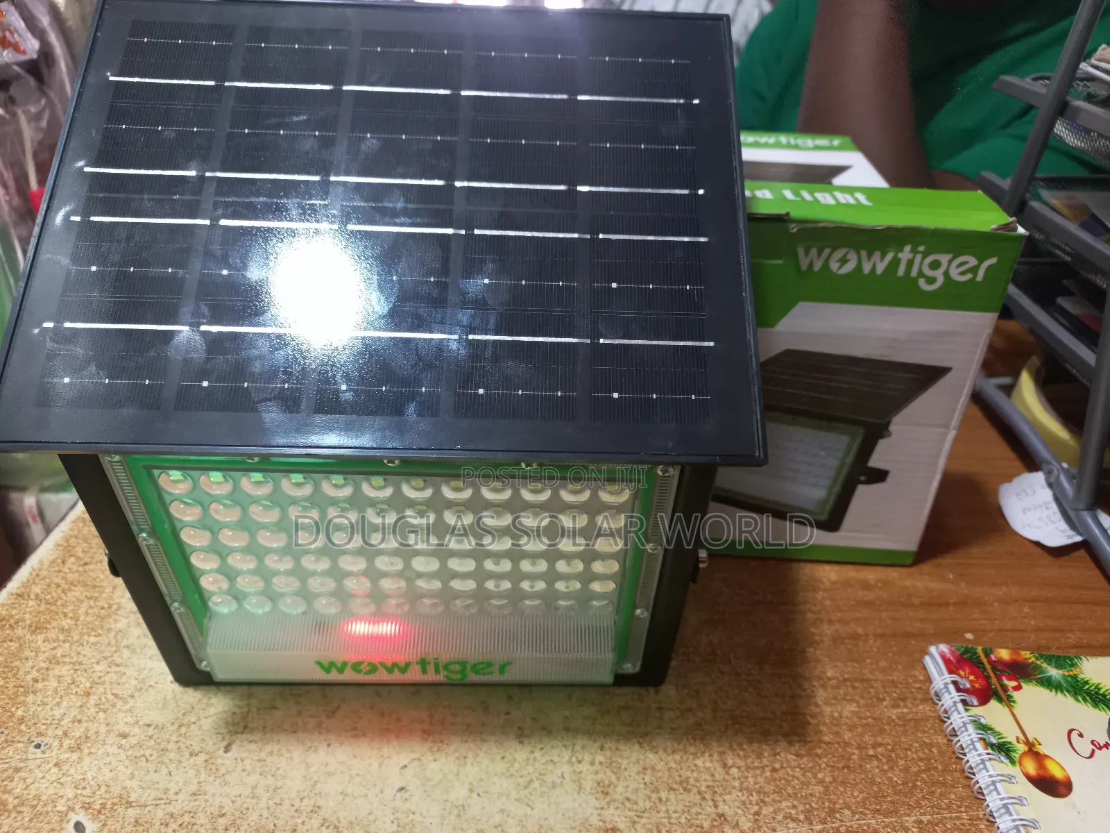 100w Wowtiger Solar Flood Light