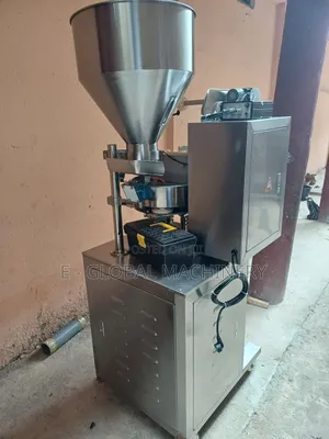 Granules Packaging Machine