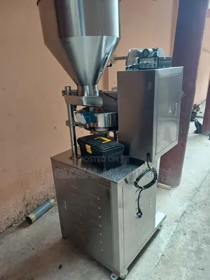 Granules Packaging Machine