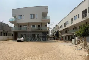5bdrm Townhouse/Terrace in June Villa, Life Camp for Sale