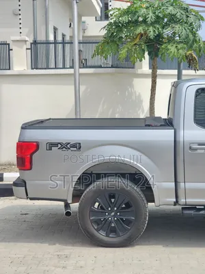 Ford F-150 Lariat 4x4 SuperCab Styleside 8 ft. box 163 in. WB 2020 Gray