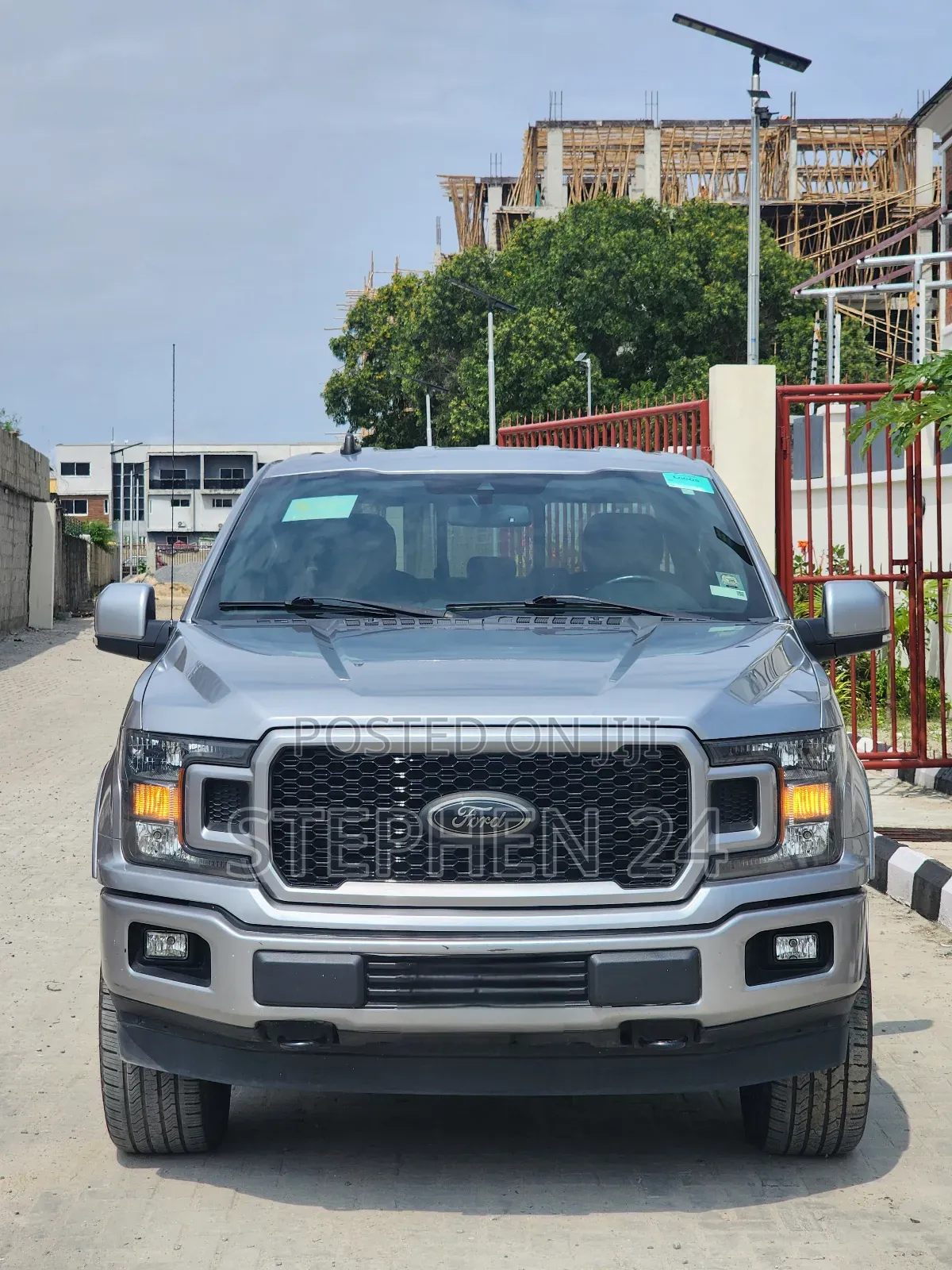 Ford F-150 Lariat 4x4 SuperCab Styleside 8 ft. box 163 in. WB 2020 Gray