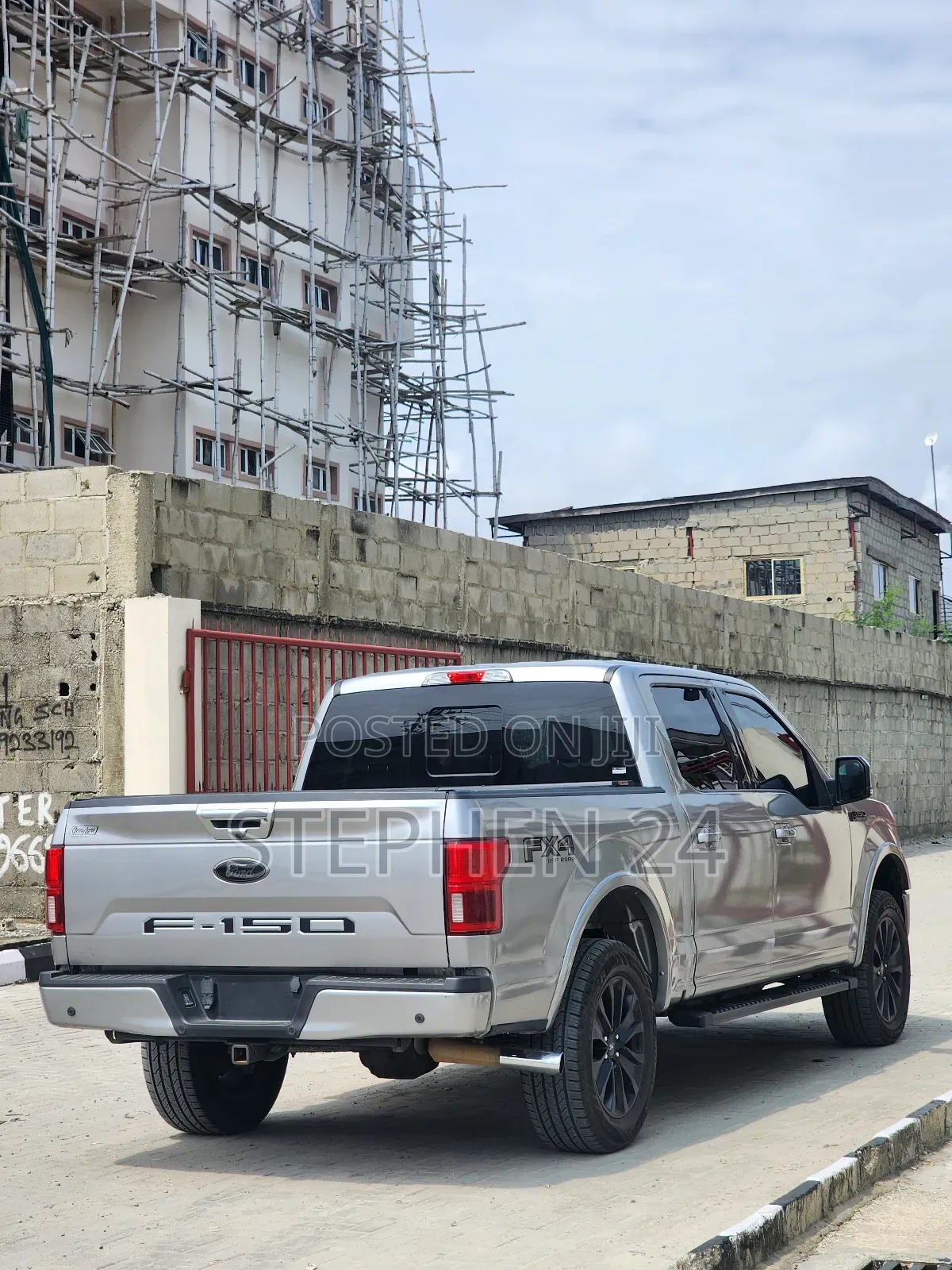 Ford F-150 Lariat 4x4 SuperCab Styleside 8 ft. box 163 in. WB 2020 Gray