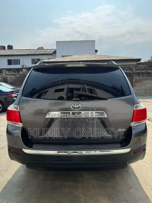 Toyota Highlander Limited 2012 Gray