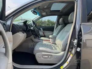 Toyota Highlander Limited 2012 Gray
