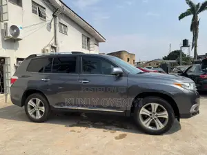 Toyota Highlander Limited 2012 Gray