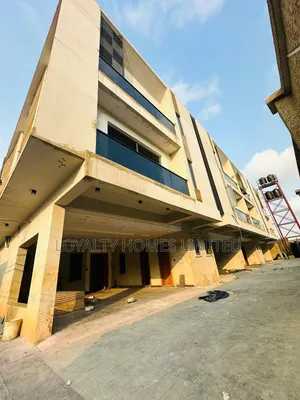 5bdrm Duplex in Ikeja for sale