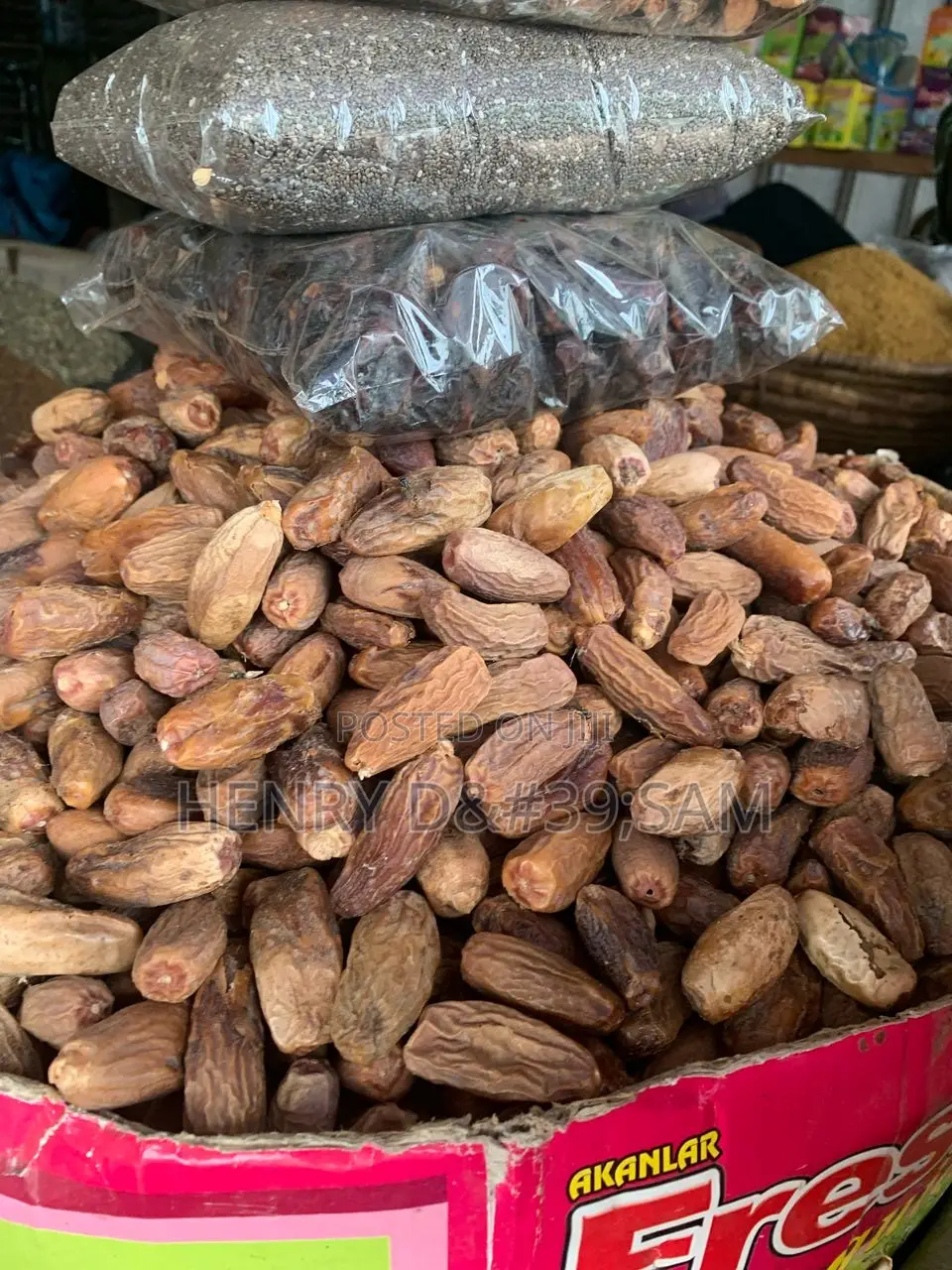 Dates (Medjool and Deglet Joor) 1kg