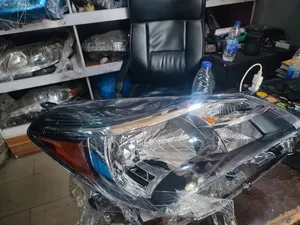 Right Side Head Light Yaris Verso