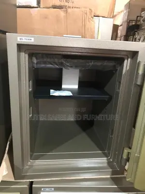 Fireproof Safe (104a)