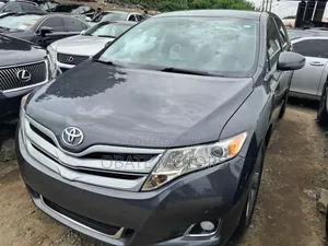 Toyota Venza V6 AWD 2010 Gray