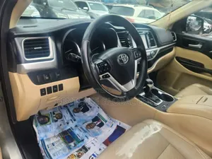 Toyota Highlander Limited V6 4x4 (3.5L 6cyl 6A) 2016 Green