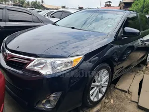 Toyota Camry XLE 4dr Sedan (2.5L 4cyl 6A) 2014 Gray