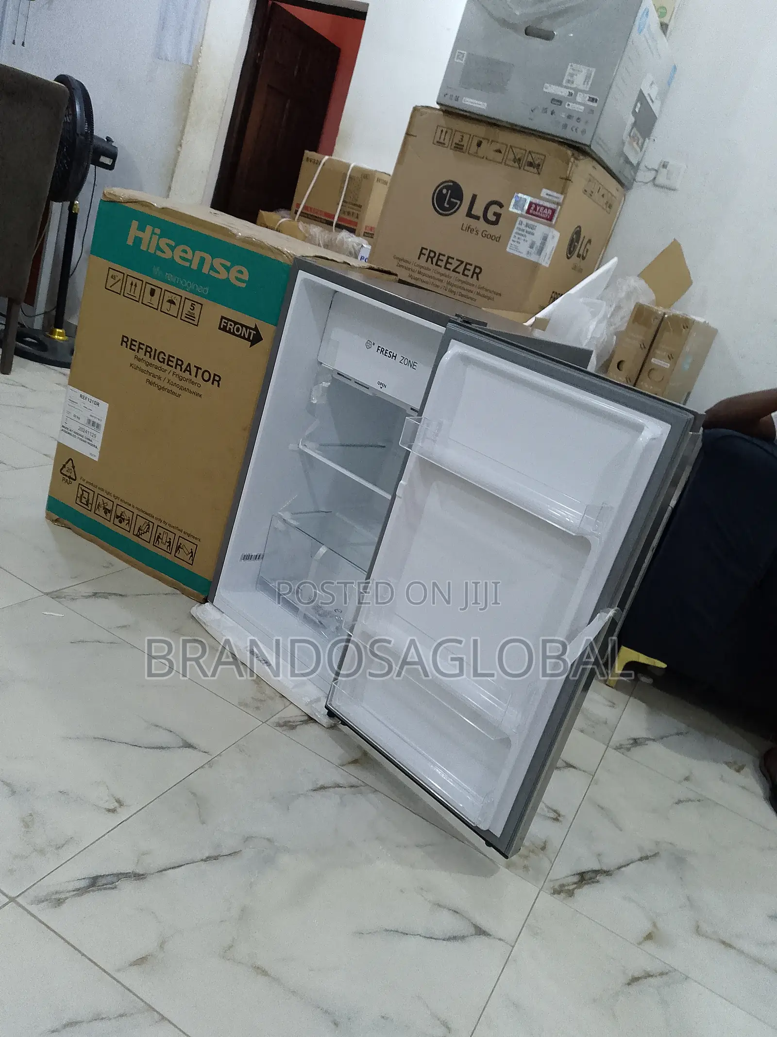 Compact Silver Single Door 121l Refrigrator