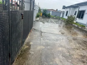 4bdrm Duplex in Off Pti Road Effurun, Warri for sale