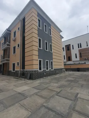 3bdrm Apartment in Lekki Phase1 for rent