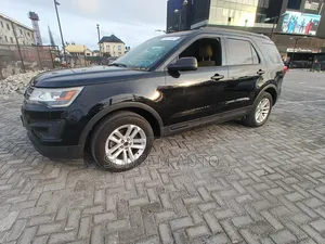 Ford Explorer Base 4dr FWD (3.5L 6cyl 6A) 2017 Black