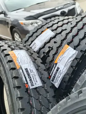 315/80r22.5 Roadhing and All Kinds of Tyres Available