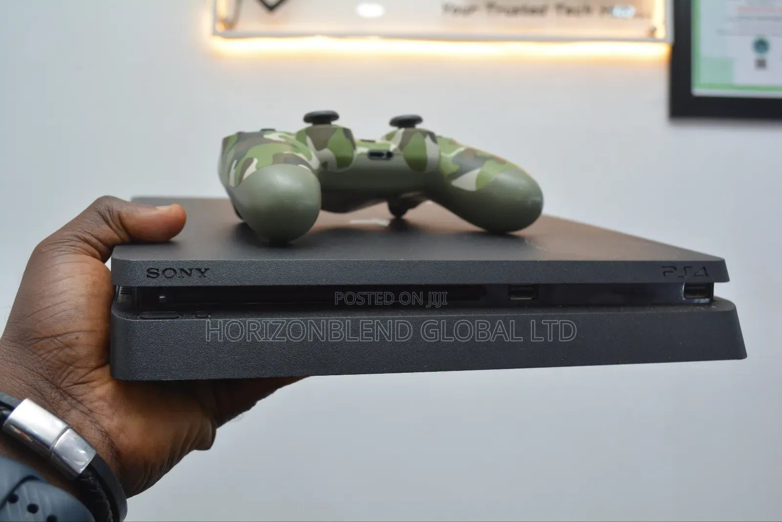 Play Station 4 Console