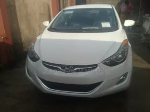 Hyundai Elantra SE 4dr Sedan (1.8L 4cyl 6M) 2014 White