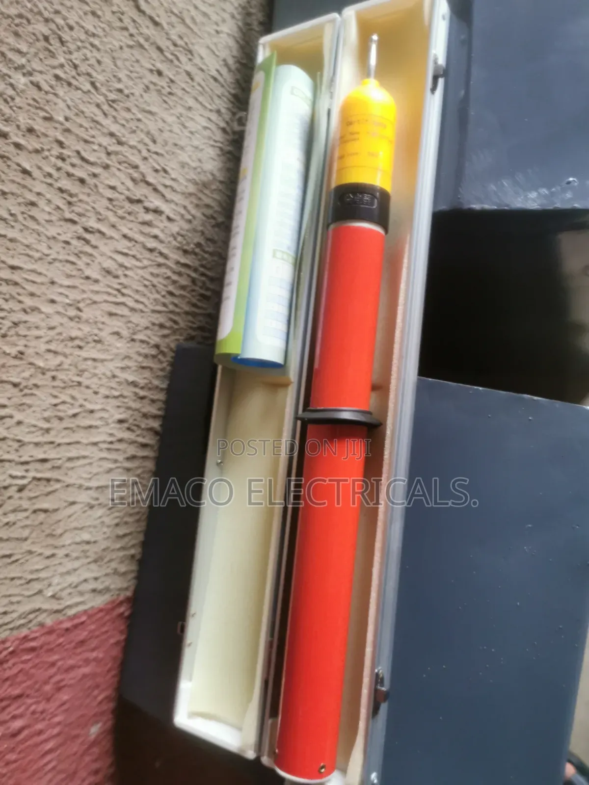 An Electroscope/High Voltage Tester / Voltage Detector