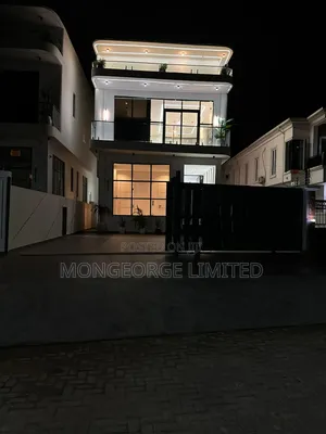 5bdrm Duplex in Chevron for sale