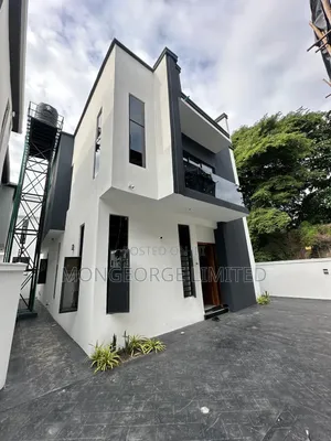 4bdrm Duplex in Chevron for sale