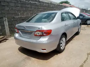 Toyota Corolla LE Special Edition 4dr Sedan (1.8L 4cyl 4A) 2013 Silver