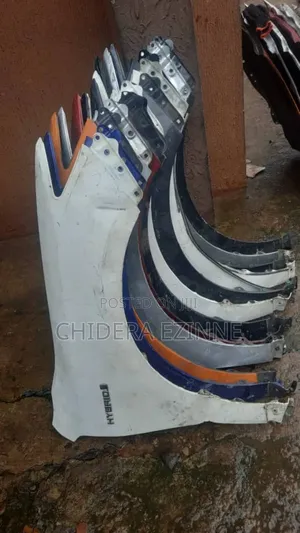 Fender Camry 2012