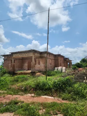 3bdrm Block of Flats in Iguodia Ekiadolor, Benin City for Sale
