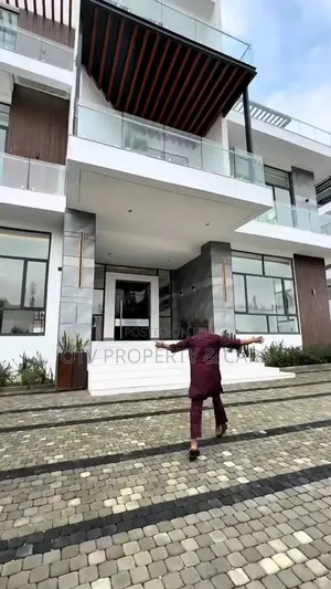 Furnished 8bdrm Mansion in Asokoro for sale