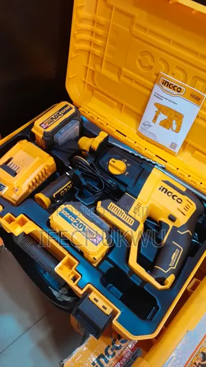 Ingco Cordless Concrete Machine