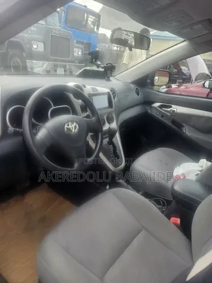 Toyota Matrix Hatchback FWD (1.8L 4cyl 5M) 2010 Gray