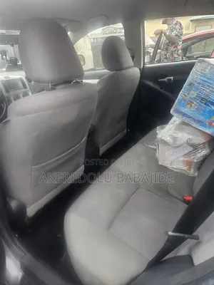 Toyota Matrix Hatchback FWD (1.8L 4cyl 5M) 2010 Gray