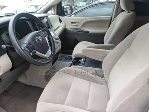 Toyota Sienna Limited 7 Passenger (3.5L 6cyl 6A) 2016 White